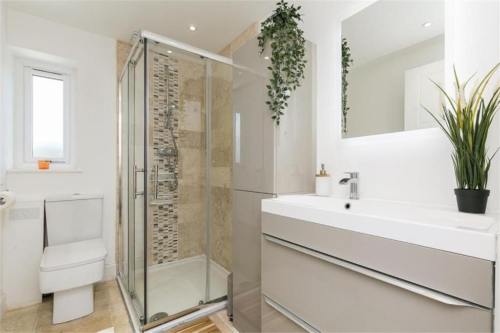Dreghorn House 4 Bedrooms 3 Toilets 3 Reception Free Parking 233 Mbp Wifi EDI Eksteriør billede