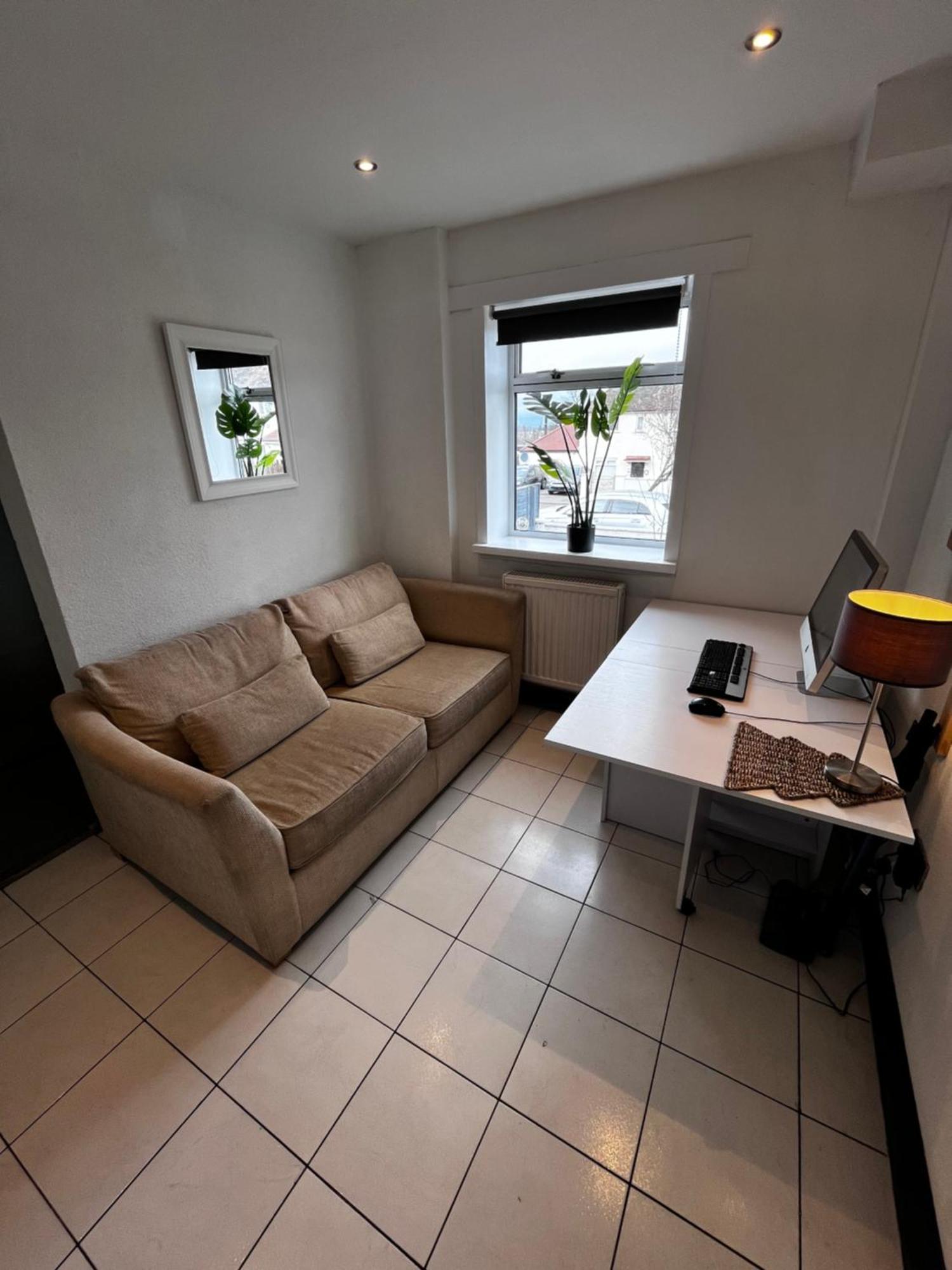 Dreghorn House 4 Bedrooms 3 Toilets 3 Reception Free Parking 233 Mbp Wifi EDI Eksteriør billede