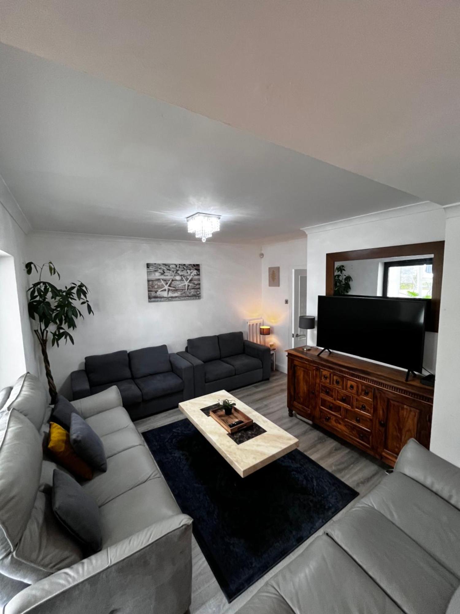 Dreghorn House 4 Bedrooms 3 Toilets 3 Reception Free Parking 233 Mbp Wifi EDI Eksteriør billede